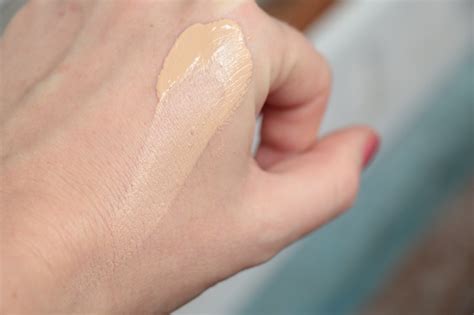 Тональный крем Catrice Even Skin Tone Beautifying Foundation №010 Even ...
