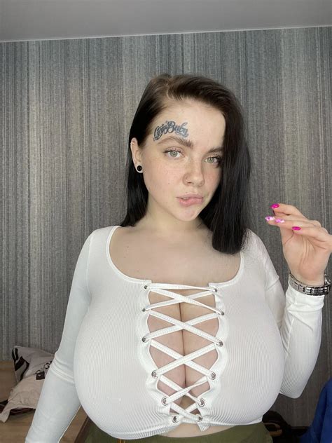 Natali Polyakova | Scrolller