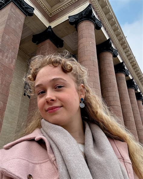 Dasha Gorlova🦋 | 🎄🐍🎉 | Instagram