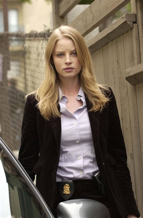 Download Rachel Nichols posing for a glamorous photoshoot Wallpaper