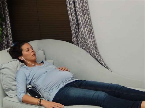 "Falling asleep" while listening to Hypnobabies hypnosis tracks