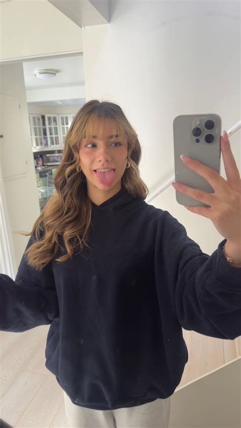 Mikayla Campinos | flicks from my shoot 📸 @vic_streetwear | Instagram