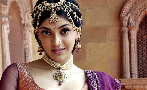 Kajal Agarwal In Magadheera - 1132x698 Wallpaper - teahub.io