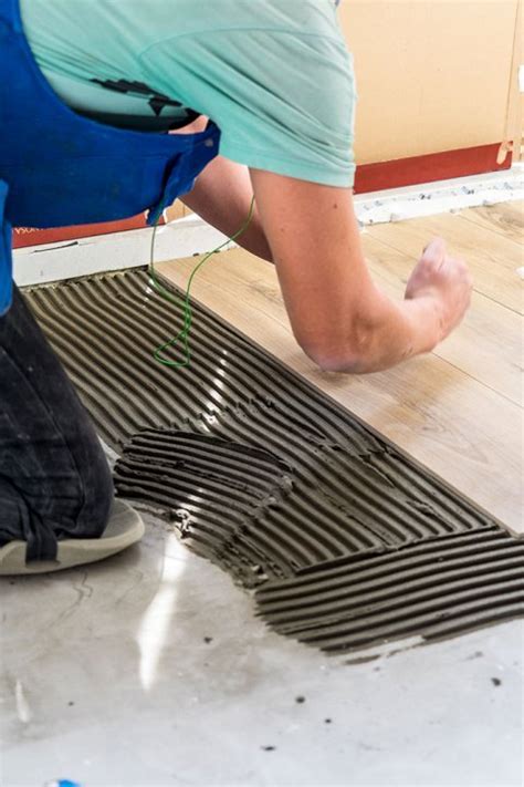 how to become a flooring installer