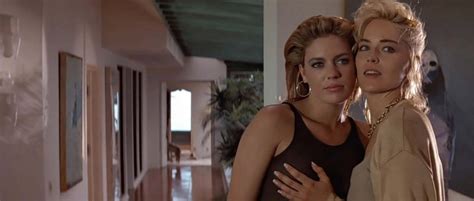 Movie Lovers Reviews: Basic Instinct (1992) - Sharon Stone at her Sexiest