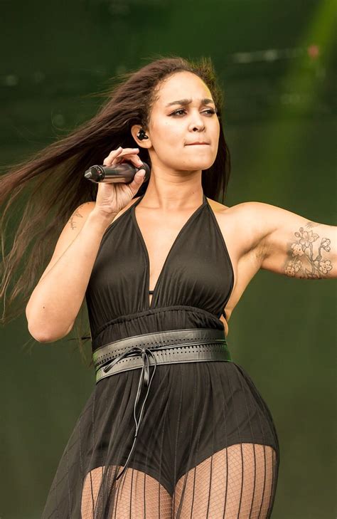 Melissa Bonny : r/Metalboners