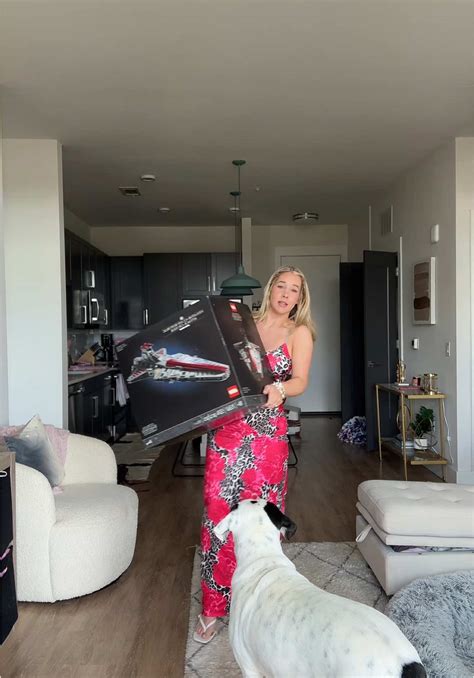 ash :) (@ashleyylreyy) - Urlebird