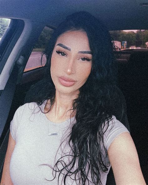 monica sweetiee (@monicasweetiee) • Instagram photos and videos
