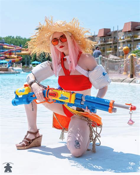 My Poolside Ashe cosplay ^.^ (ellevishh) : r/Overwatch