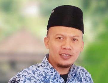 dr aris setiawan kuli bangunan   jadi doktor  tokoh