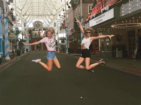 Taylor Swift and Blake Lively: 3 Reasons Why They're Friends : People.com