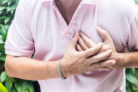 Chest Pain On Left Side In Woman Flash Sales | aria-database.com