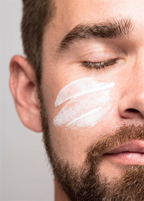 Увлажняющие кремы и гели для мужчин | LooksWell - блог о красоте | Дзен