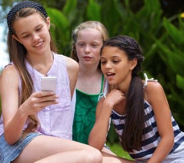 Candid Girls: The Impact They're Having on Society - ec48dz4