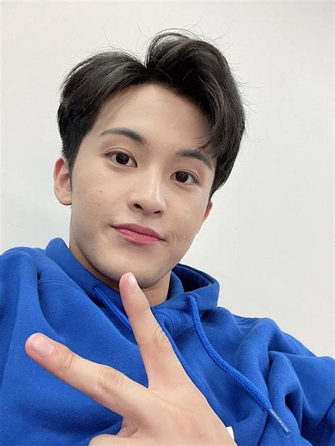 mark hq nct gambar pacar pacar pria