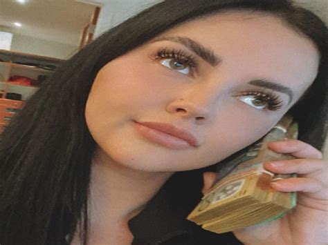 Sydney Lint and the Digital Age: A Cautionary OnlyFans Tale - jqxr6fu