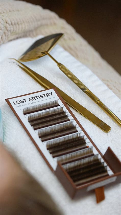 Light Brown Volume Eyelash Extensions