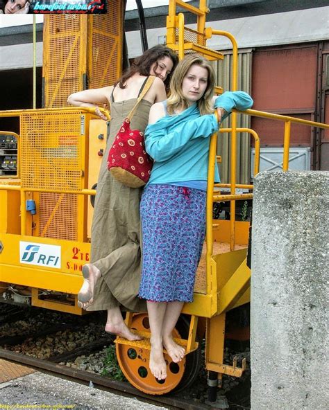 Barefoot Living, Going Barefoot, Walking Barefoot, Barefoot Girls
