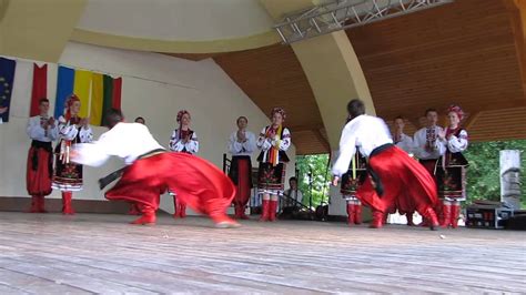 Zespół Tańca Ukrainy Junist' (Lwów, Ukraina) - YouTube