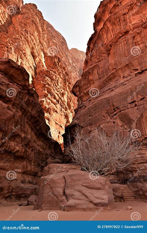 Landmarks of Jordan - Wadi Rum Stock Photo - Image of stone, sandy ...