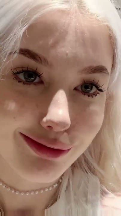 Eyes #shorts #twitch #cute #girl #shulochka - YouTube