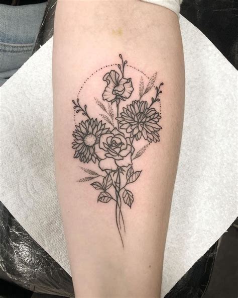 Flower Bouquet Tattoo Birth Flower Tattoos Flower Tat - vrogue.co