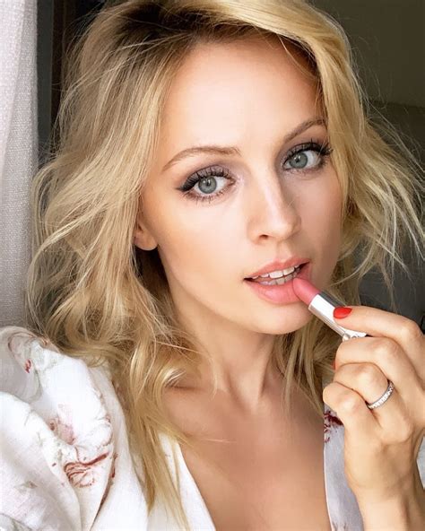 Янина Студилина (45 фото)