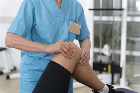 how to reduce swelling in knee quickly 4