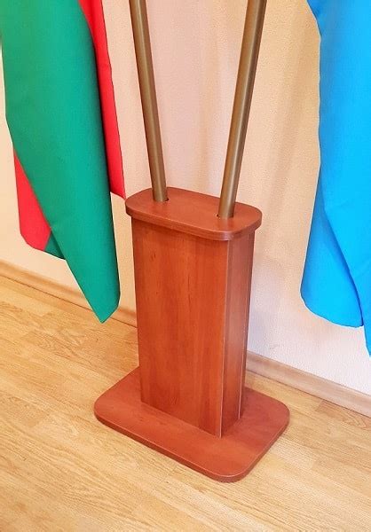 Купить напольные кабинетные флагштоки с тумбой. Напольная подставка под ...