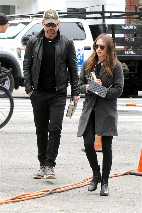 'American Pie' star Seann William Scott files for divorce from Olivia