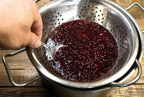 Вино из черной смородины в домашних условиях простой пошаговый рецепт с ...