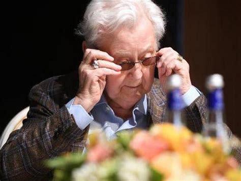 Старший сын Табакова выразил надежду на выздоровление отца - Экспресс ...