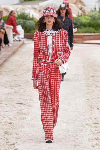 Виржини Виар Chanel креативті директоры лауазымынан кетеді | MARIECLAIRE.KZ