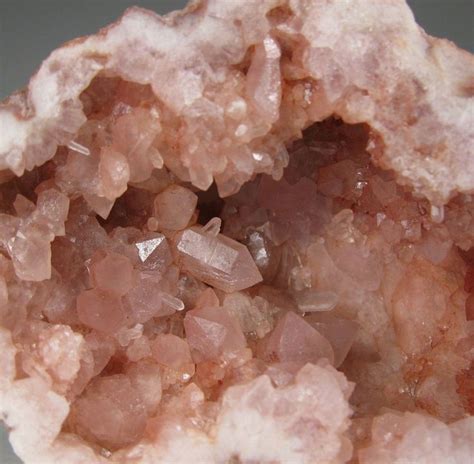 Rose Quartz Geode - Patagonia, Argentina | Quartz geode, Rose quartz ...