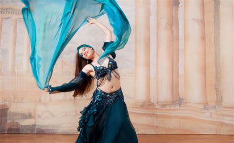Dança do ventre: conheça suas características, estilos e benefícios