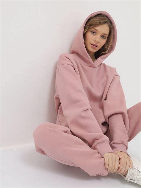 Костюм женский ПУДРА | Sportswear outfits, Fashion top outfits, Hoodie ...