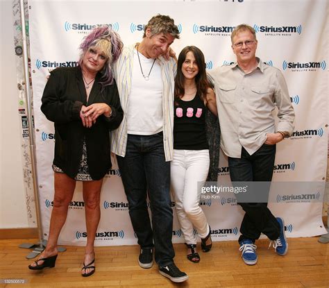 Martha Quinn's feet