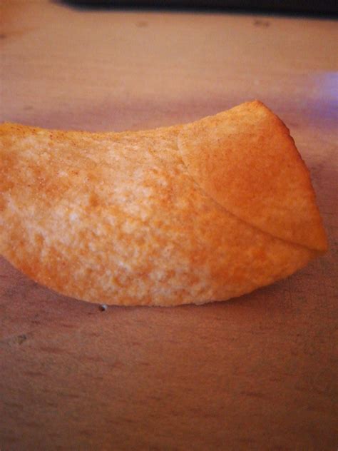 This folded over pringle. : r/mildlyinteresting