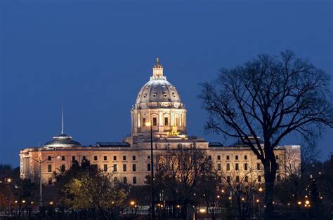 Minnesota Legislature Majorities Narrow, Control Still Split