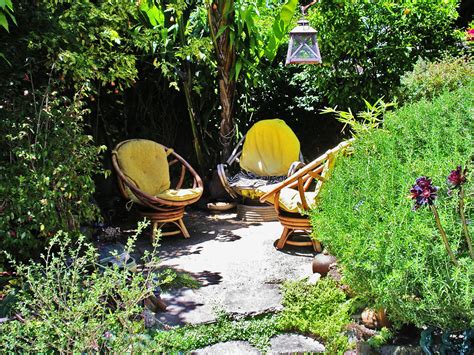 Temple Museum Garden: Garden Living Room