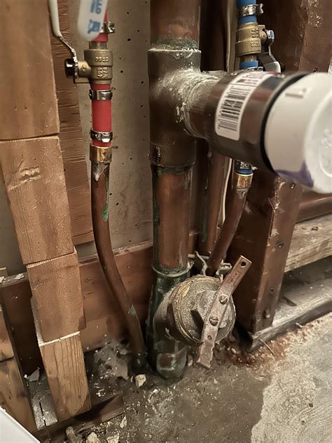 Laundry room leak : r/Plumbing