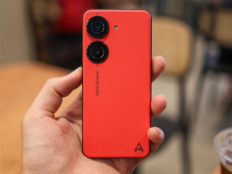 Asus Zenfone 10 review: one-handed wonder | Stuff
