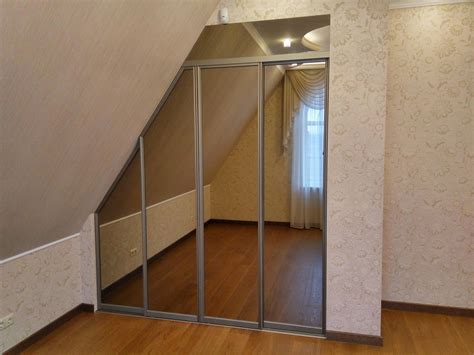 Встроенные шкафы-купе для мансарды | шкаф-купе в мансарду - фото