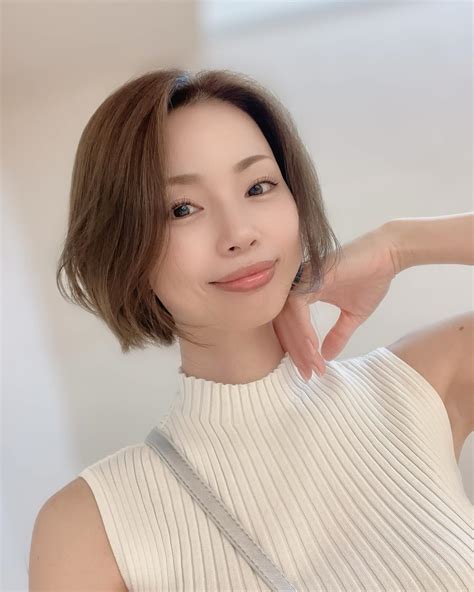 かすみりさ/Risa Kasumi | 🐰💕 ． 金曜日お疲れさまあ🤍🤎 ． #晴れたね #爽やかね #嬉しいね #👒 #🌿 | Instagram