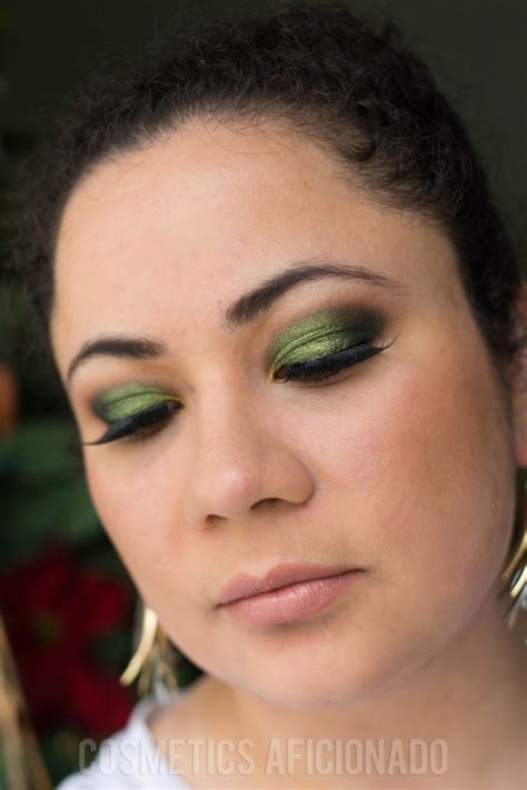 Classy Green Smoky Eye | Temptalia