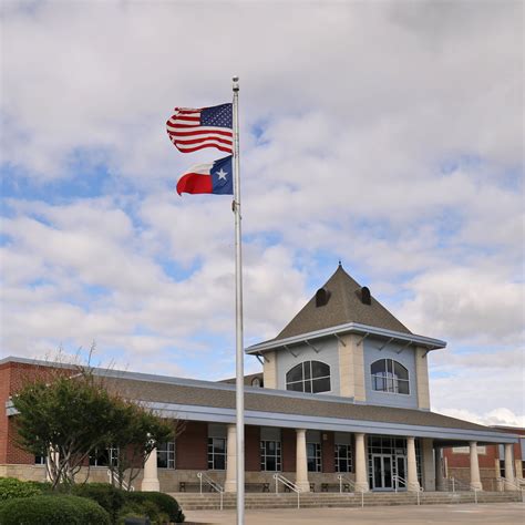 Savannah Elementary School / Overview