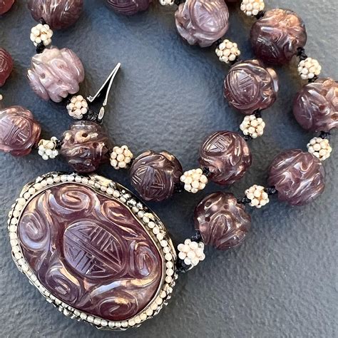 Art Deco Carved Chinese Amethyst Beaded Choker Necklace For Sale at