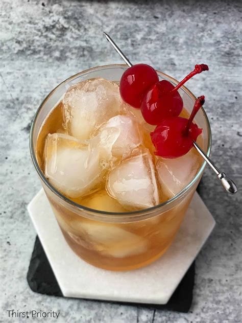 Easy Amaretto Sour Recipe with Sour Mix