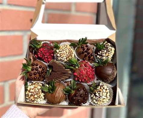 Композиции в наличии 1 фото: Вкуснейший набор с клубничкой в ...