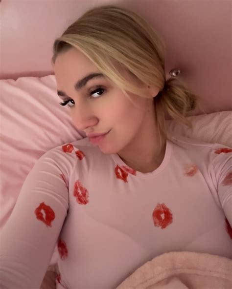 Kendra Sunderland | Take a seat 👅 | Instagram